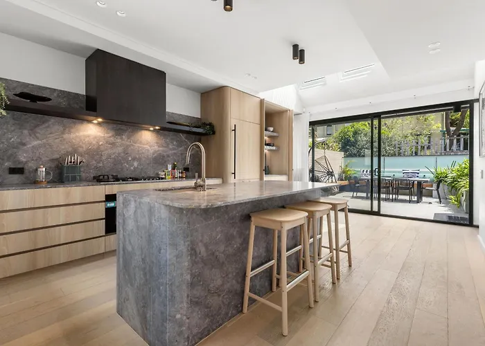Perfect Vacation Home W Terrace & Private Garage