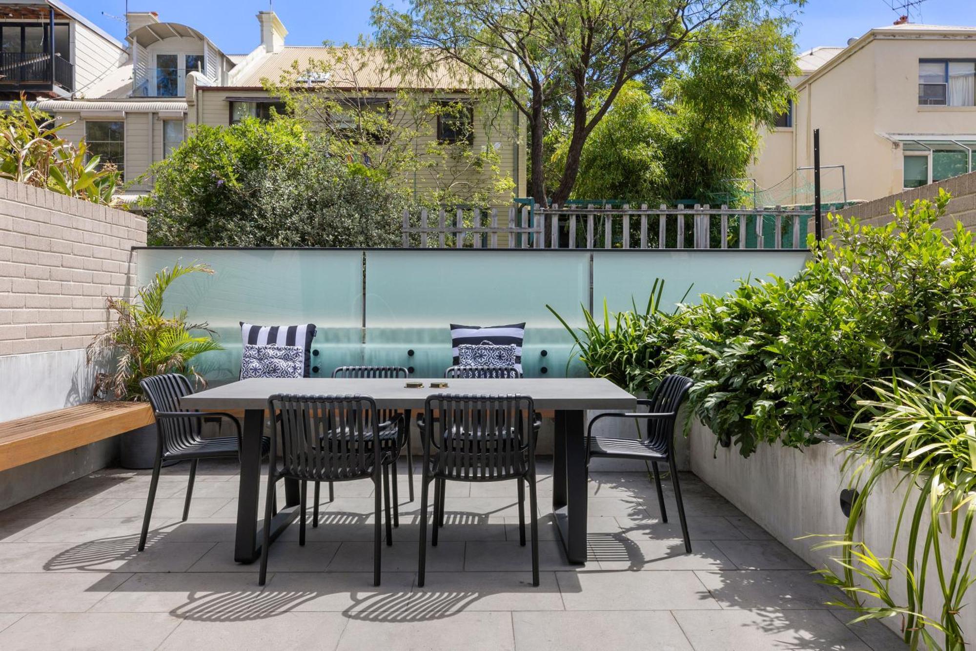 Perfect Vacation W Terrace & Private Garage Apartment Sydney