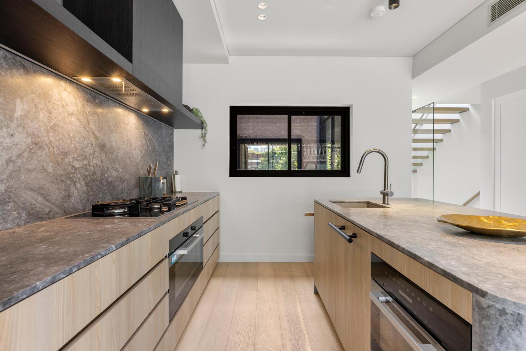 Perfect Vacation W Terrace & Private Garage Apartment *