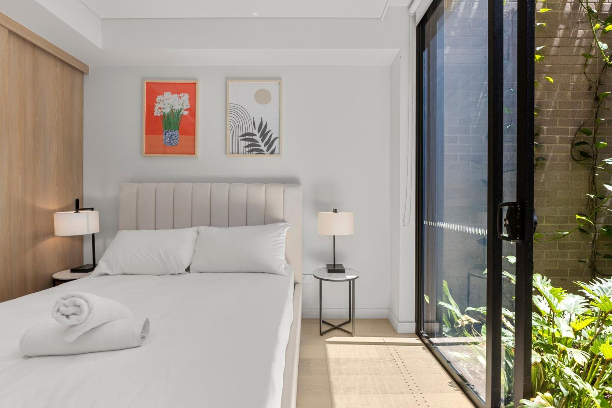 Perfect Vacation W Terrace & Private Garage Apartment Sydney