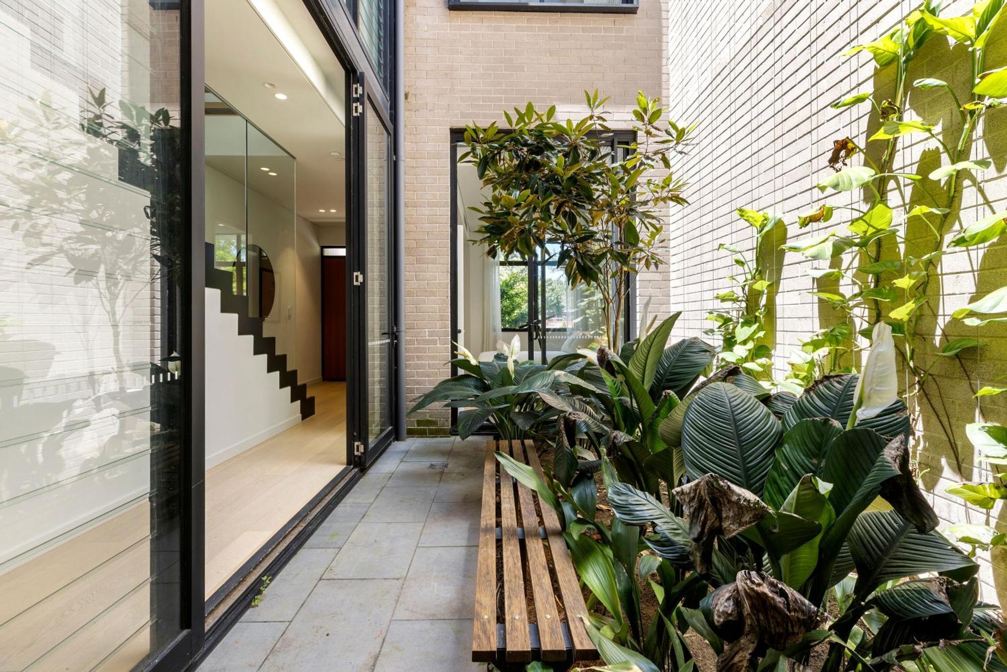 Apartment Perfect Vacation W Terrace & Private Garage Sydney