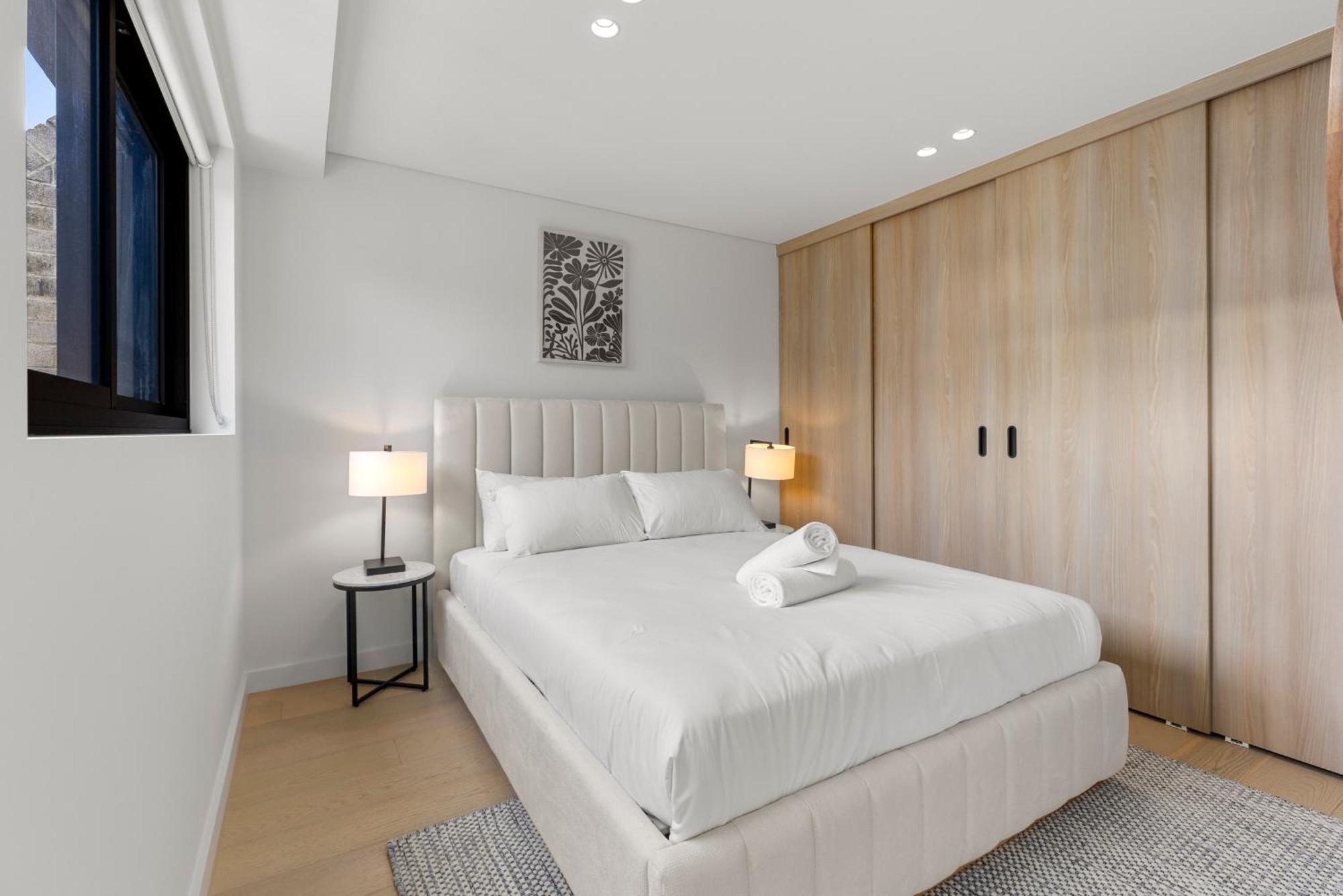Perfect Vacation W Terrace & Private Garage Apartment