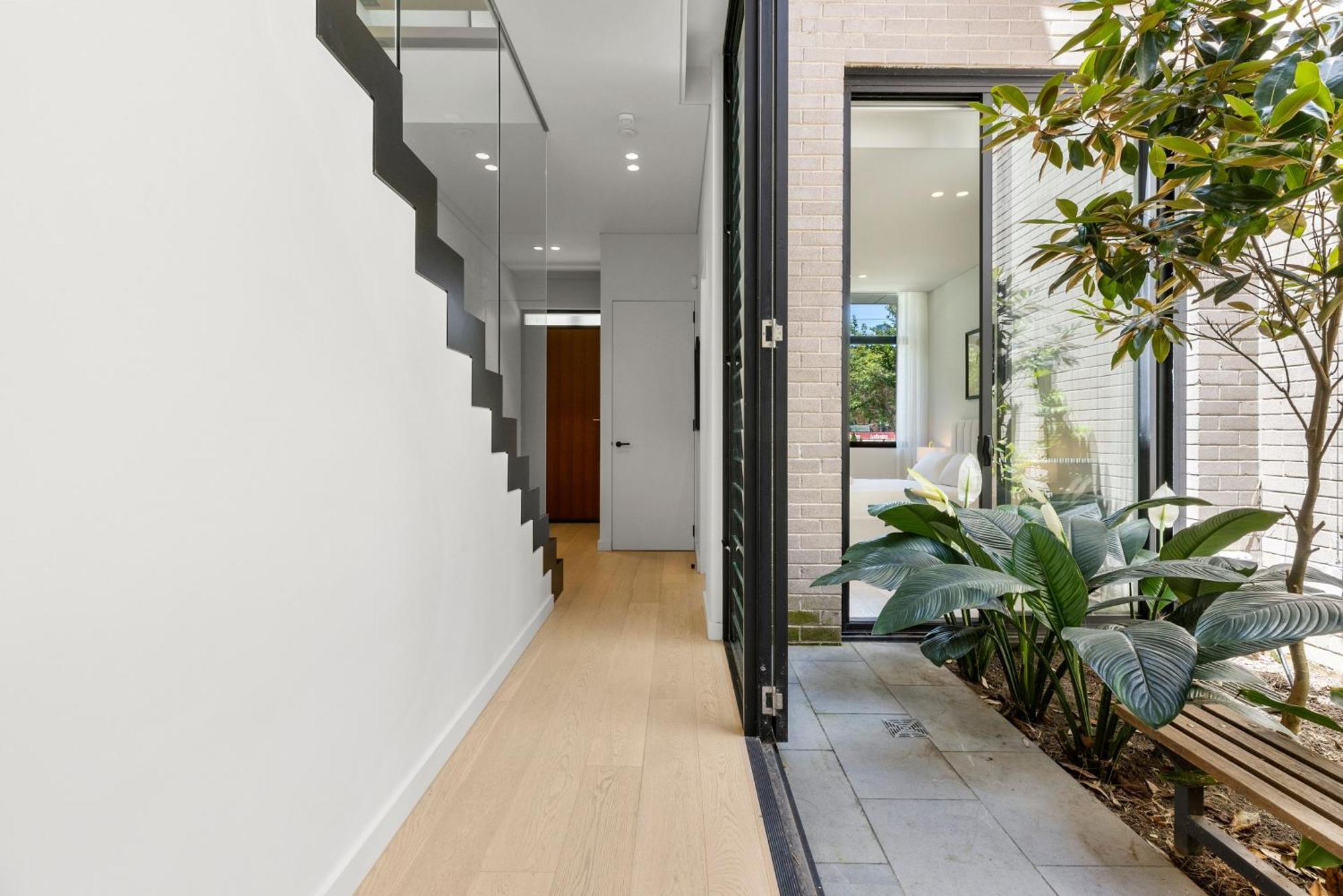 Perfect Vacation W Terrace & Private Garage Sydney